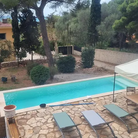 Mont Saint Clair With Pool And Sea View Villa *